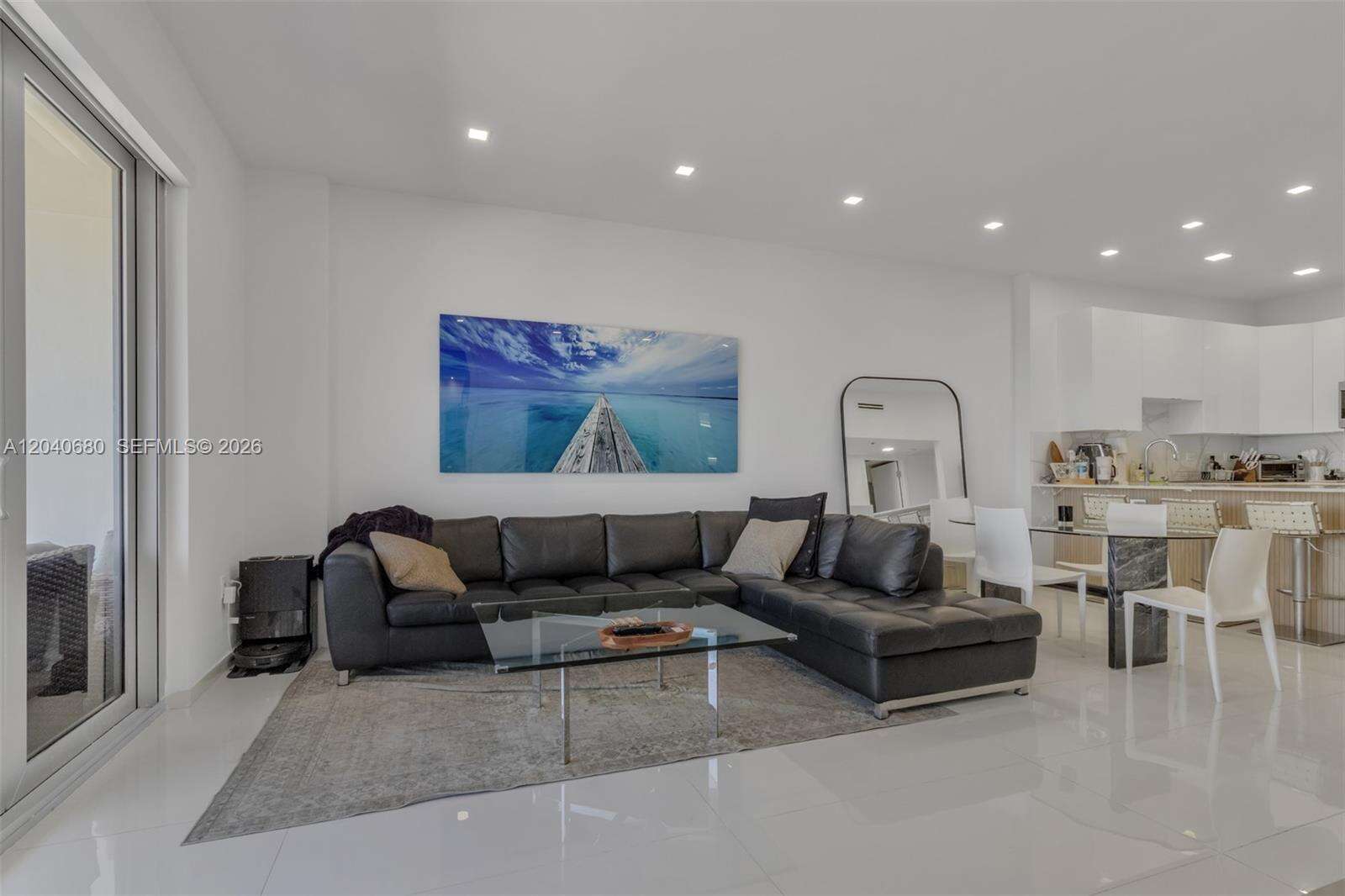 Arlen Beach at 5701 Collins Ave, Miami Beach, FL 33140 - For Rent photo 20