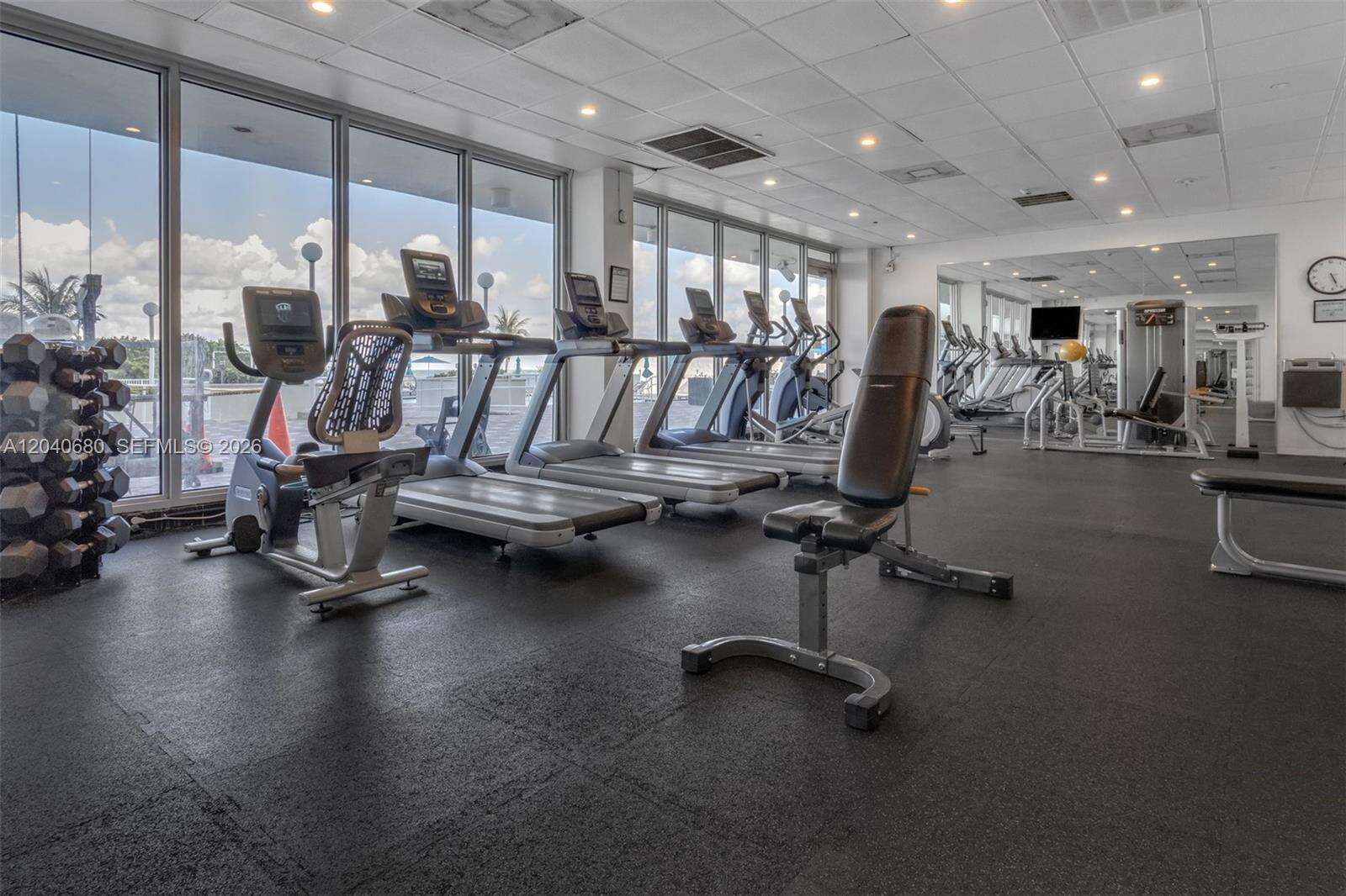 Arlen Beach at 5701 Collins Ave, Miami Beach, FL 33140 - For Rent photo 36