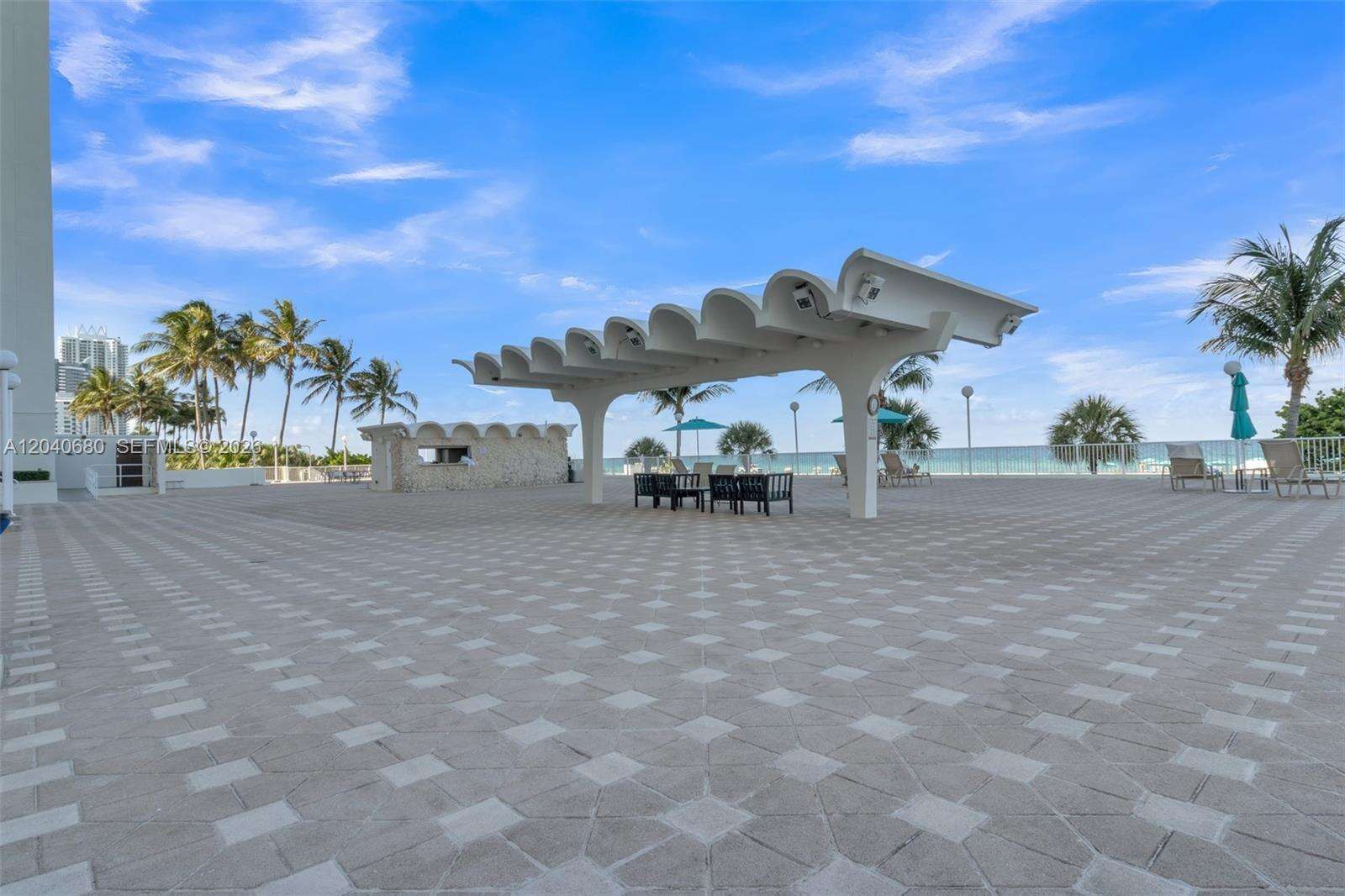 Arlen Beach at 5701 Collins Ave, Miami Beach, FL 33140 - For Rent photo 41