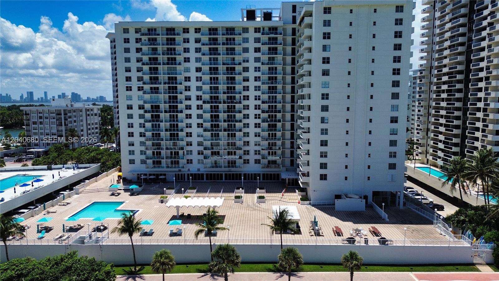 Arlen Beach at 5701 Collins Ave, Miami Beach, FL 33140 - For Rent photo 47