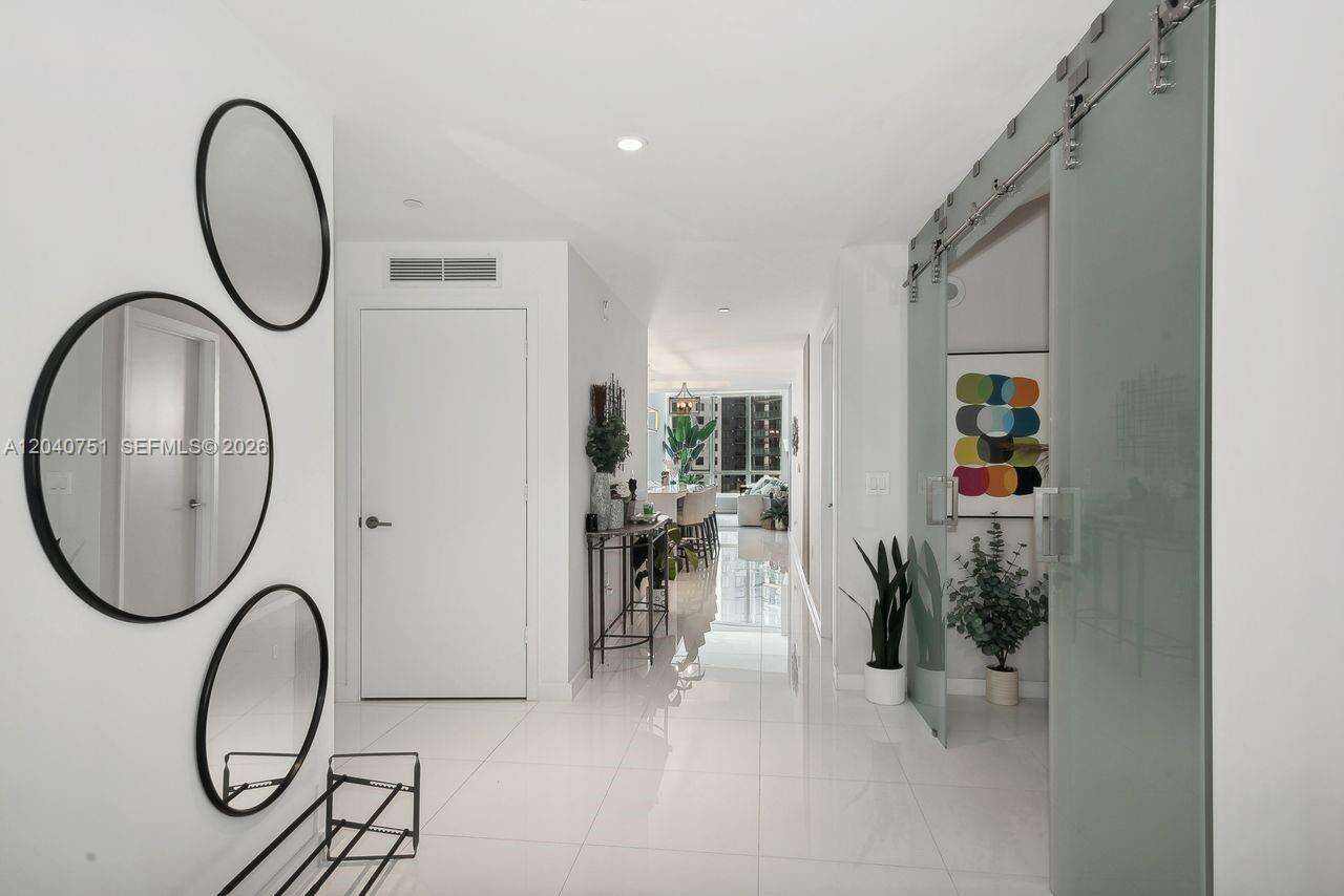 Paramount Miami Worldcenter at 851 1 Ave, Miami, FL 33132 - For Rent photo 8