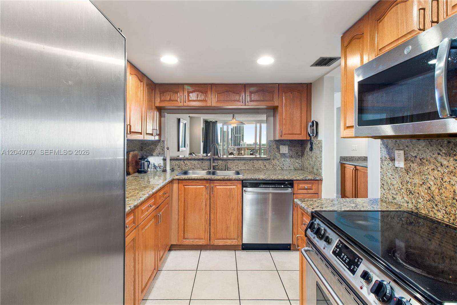 The Grand at 1717 Bayshore Dr, Miami, FL 33132 - For Rent photo 14