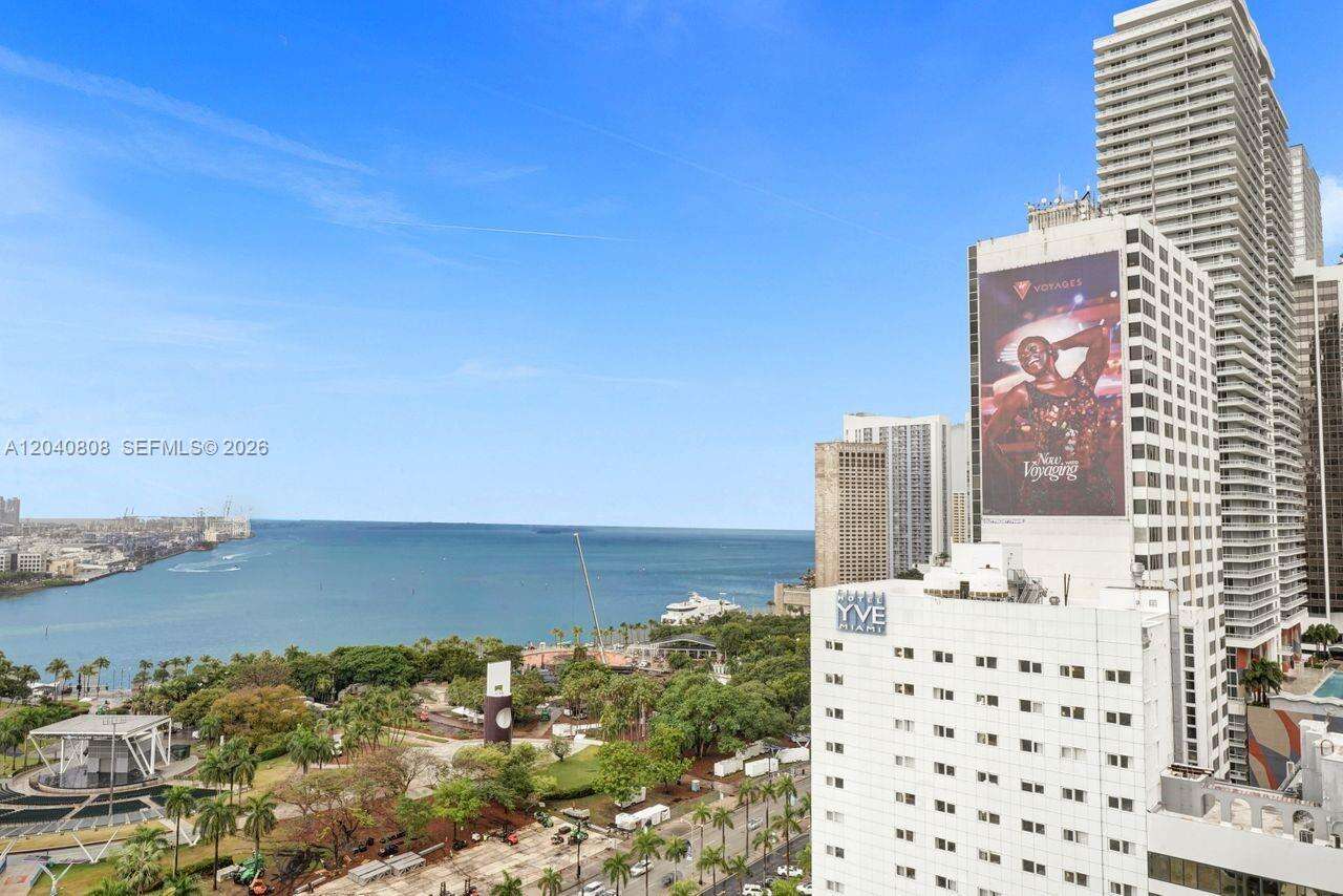 Vizcayne North at 244 Biscayne Blvd, Miami, FL 33132 - For Rent photo 15