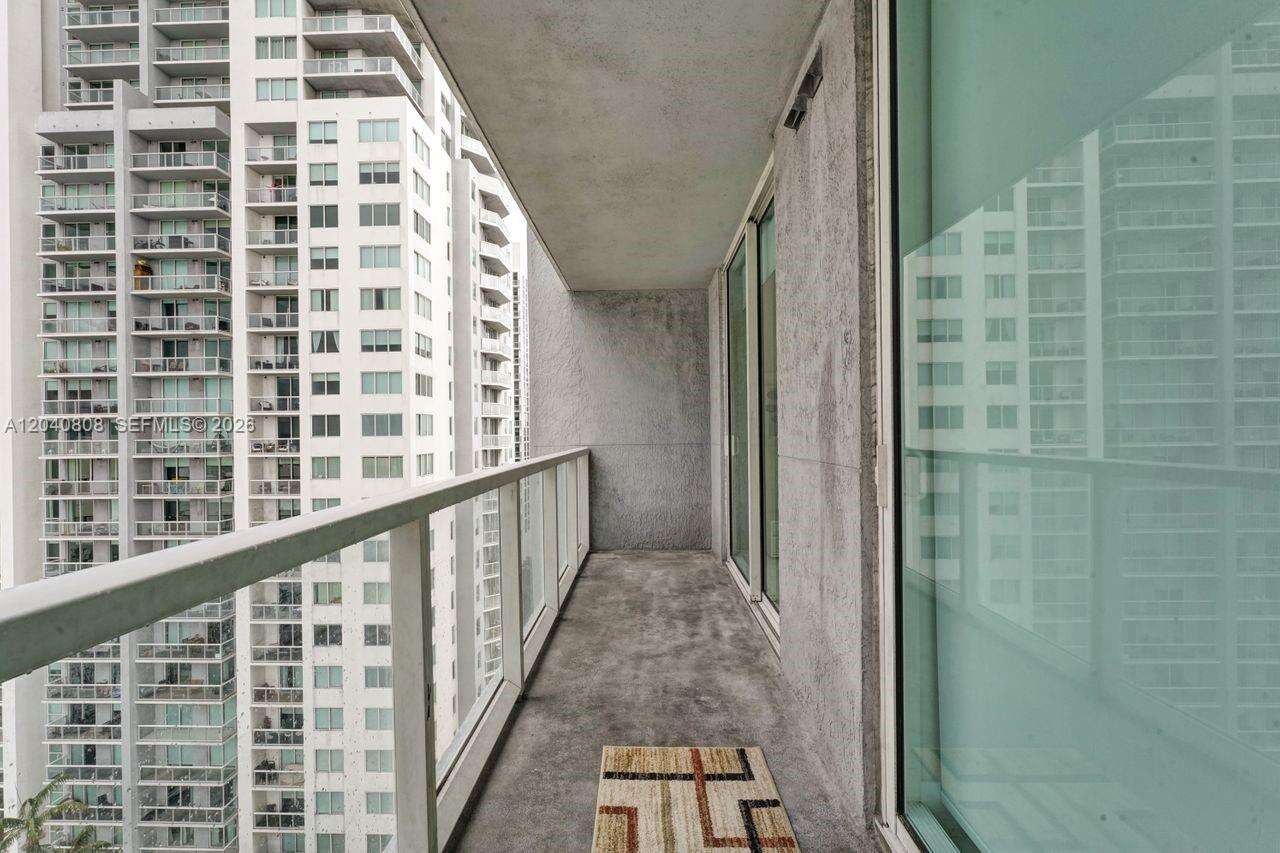 Vizcayne North at 244 Biscayne Blvd, Miami, FL 33132 - For Rent photo 22
