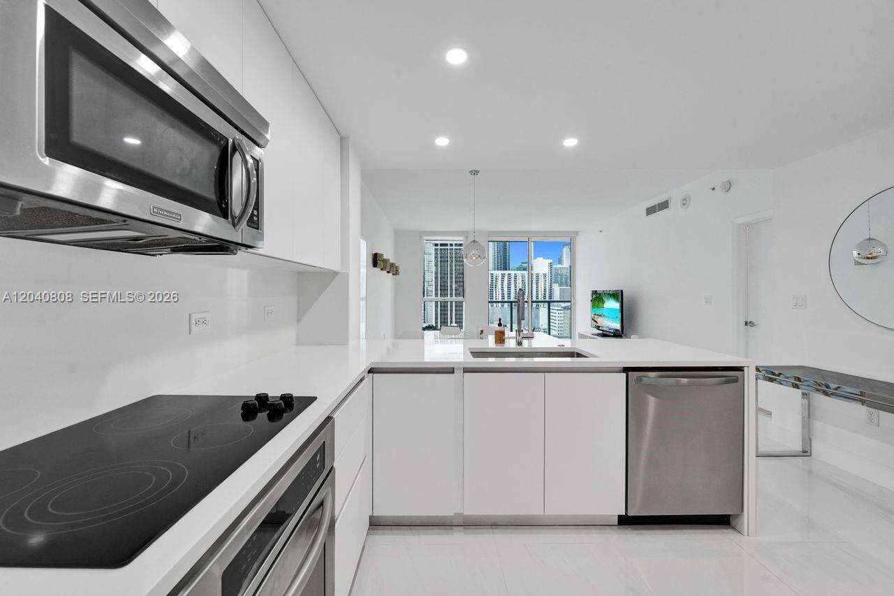 Vizcayne North at 244 Biscayne Blvd, Miami, FL 33132 - For Rent photo 7