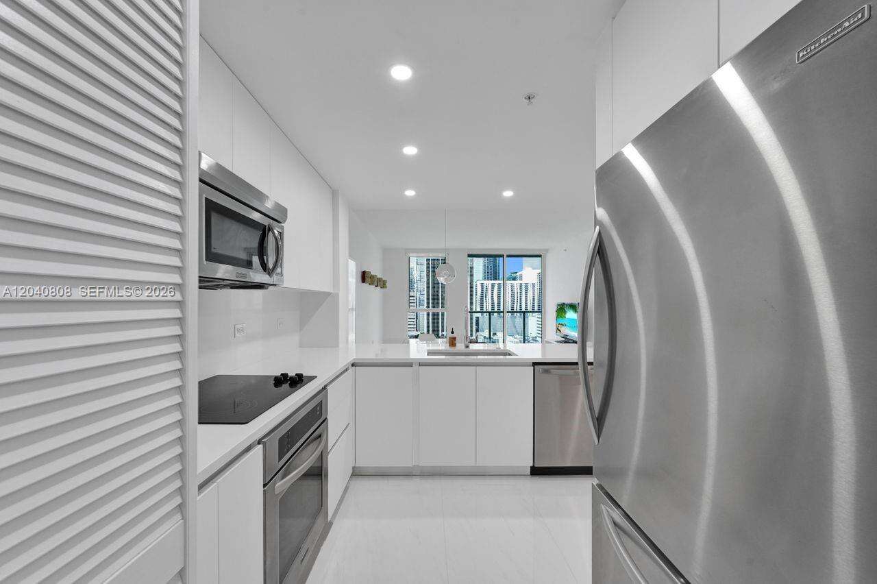 Vizcayne North at 244 Biscayne Blvd, Miami, FL 33132 - For Rent photo 8