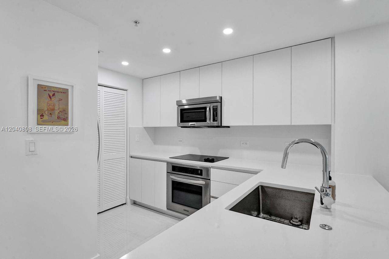 Vizcayne North at 244 Biscayne Blvd, Miami, FL 33132 - For Rent photo 9