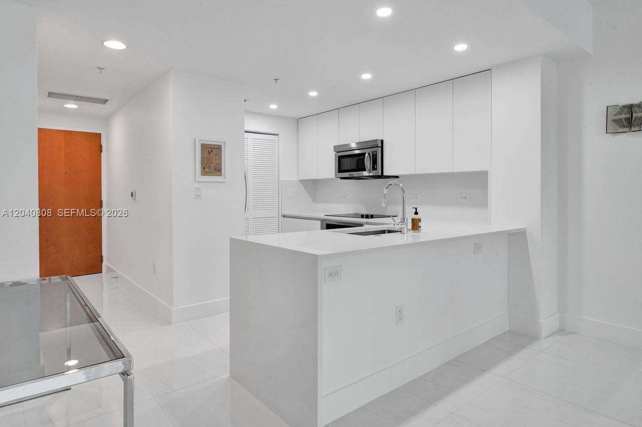 Vizcayne North at 244 Biscayne Blvd, Miami, FL 33132 - For Rent photo 10
