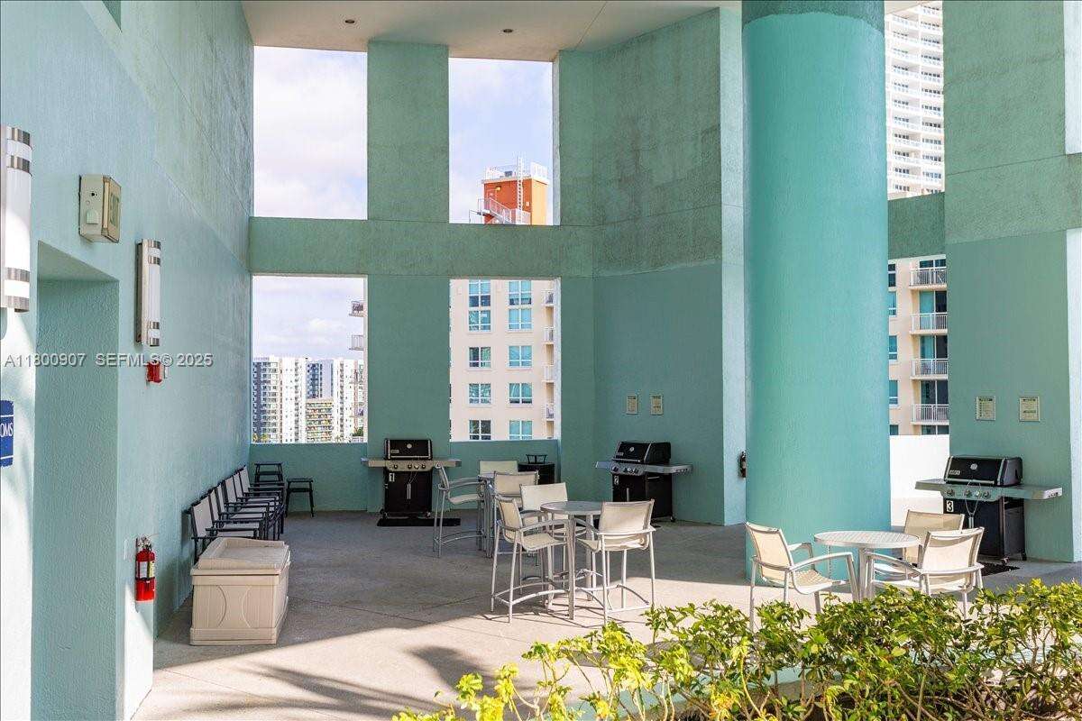 Quantum On The Bay at 1900 Bayshore, Miami, FL 33132 - Out Of market photo 17