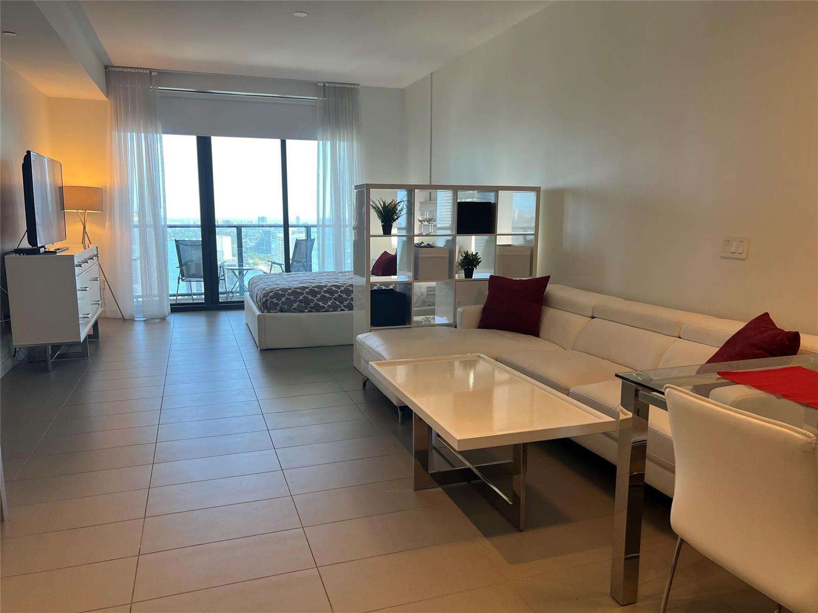 Canvas at 1600 1, Miami, FL 33132 - For Rent photo 2