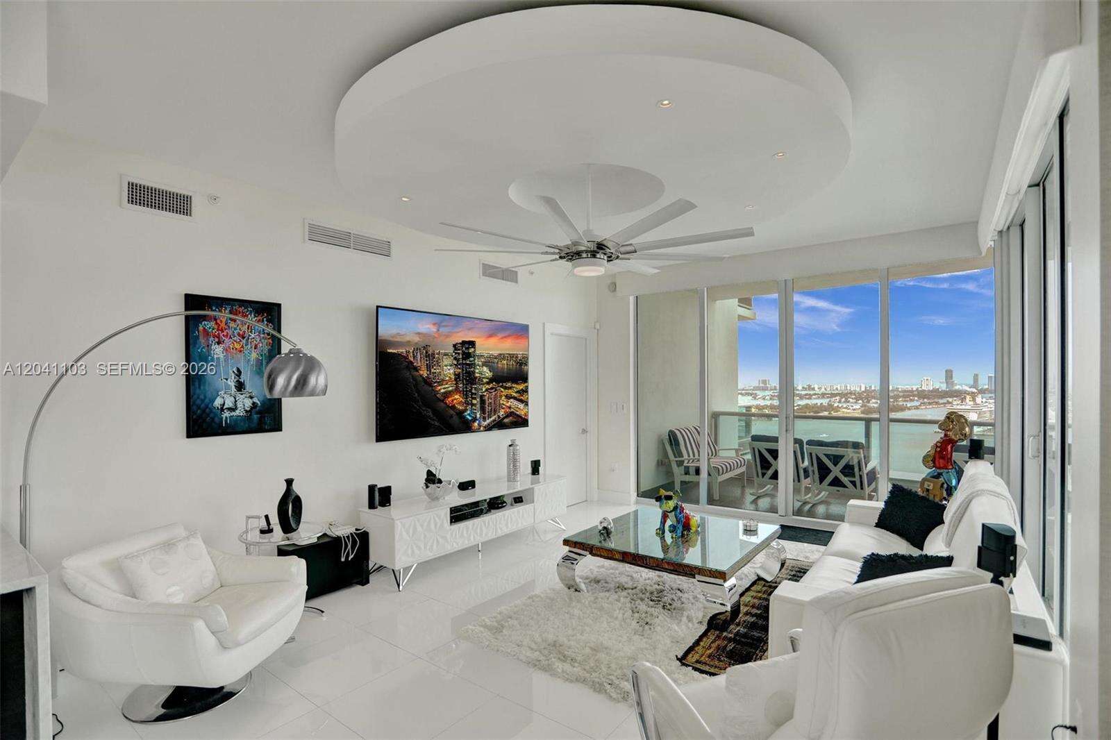 900 Biscayne at 900 Biscayne Blvd, Miami, FL 33132 - For Rent photo 3