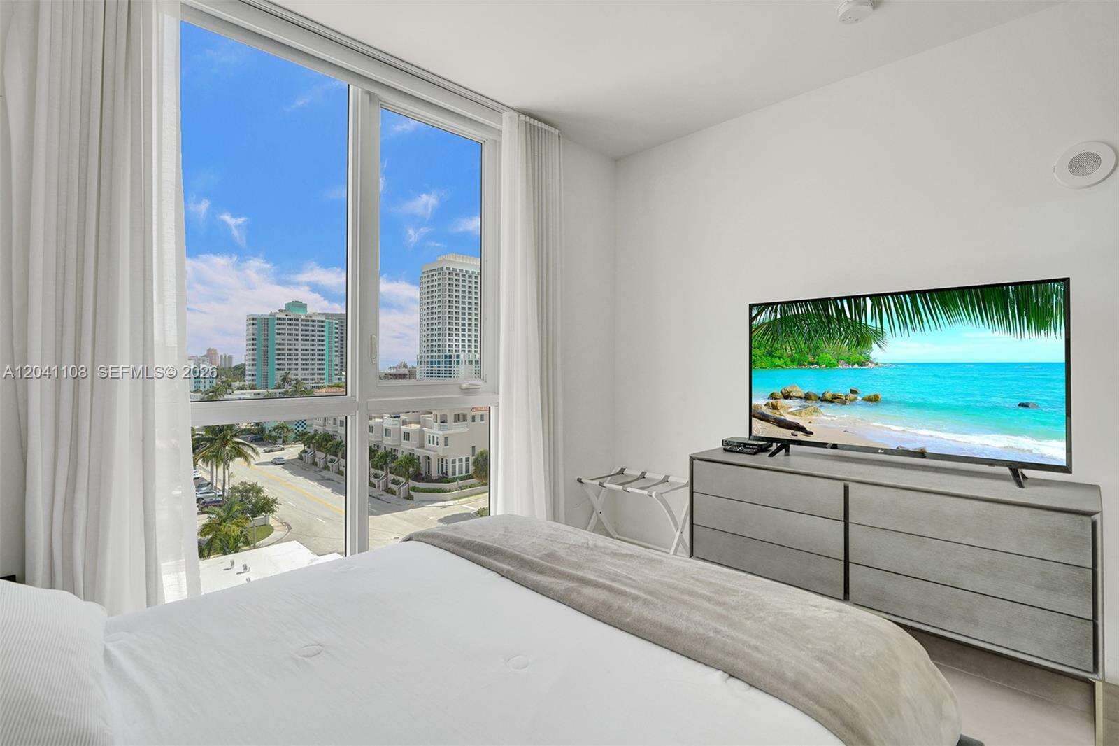Tiffany House at 401 Birch Rd, Fort Lauderdale, FL 33304 - For Rent photo 13