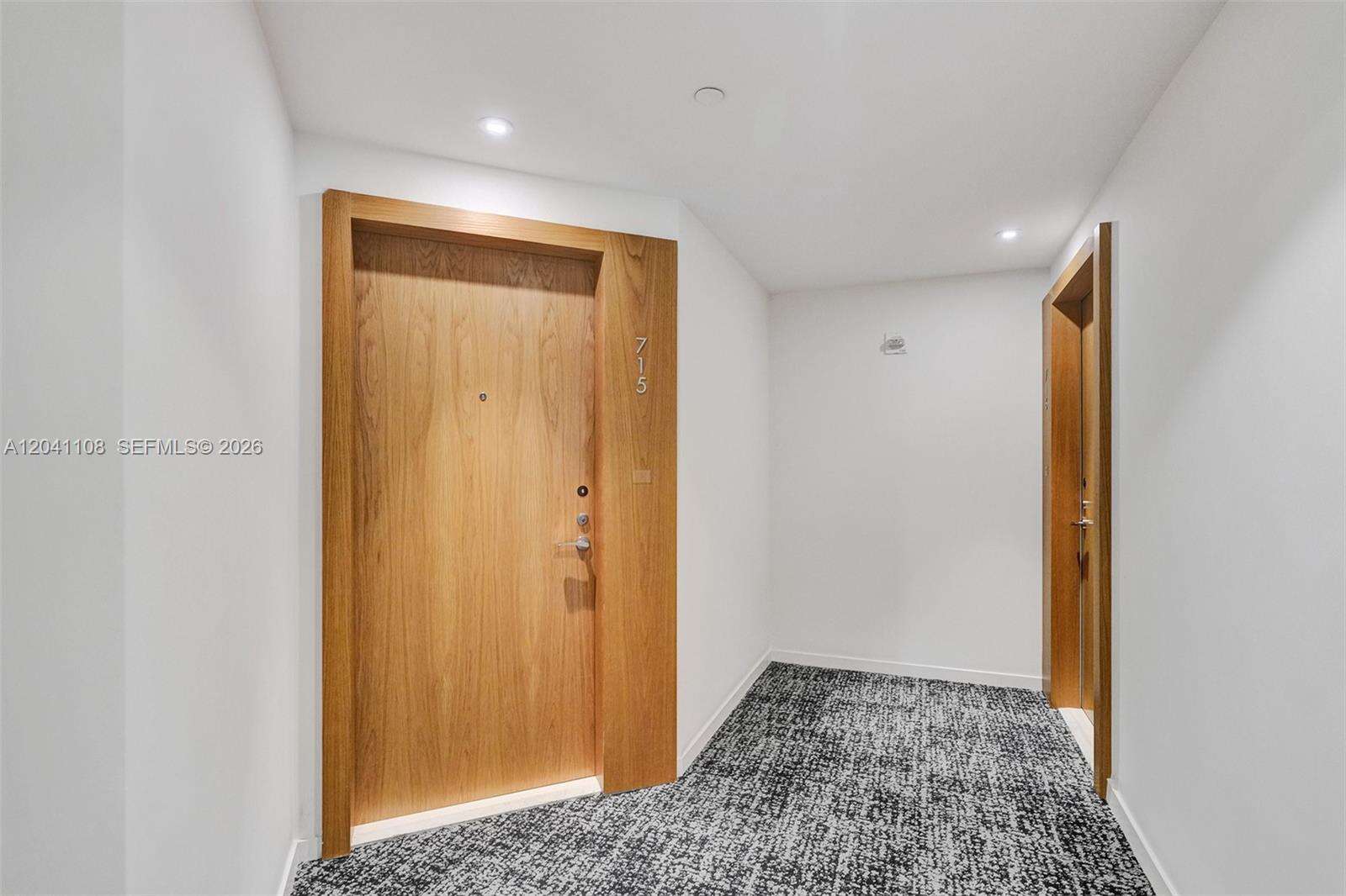 Tiffany House at 401 Birch Rd, Fort Lauderdale, FL 33304 - For Rent photo 16