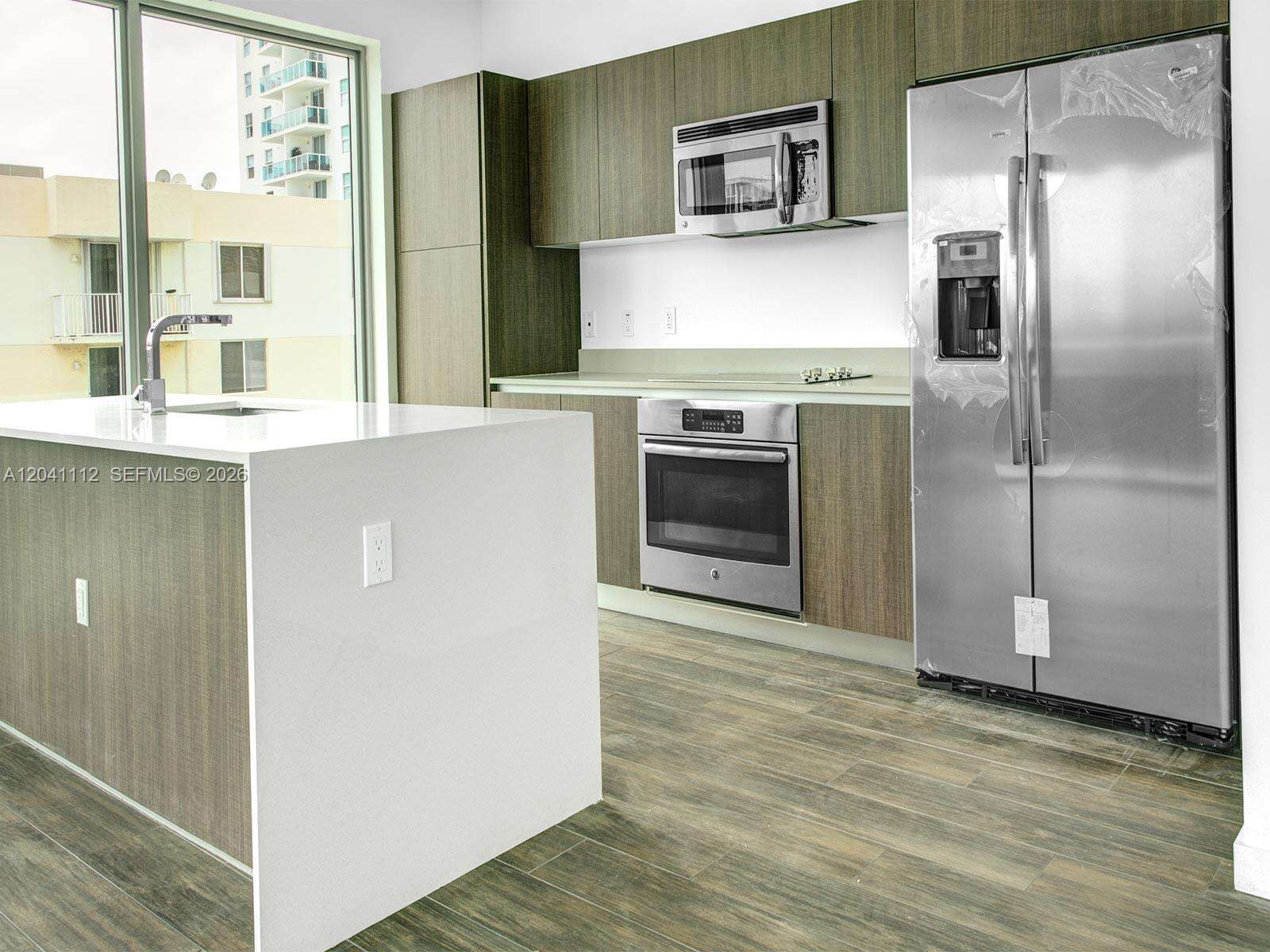 Le Parc At Brickell at 1600 1 Ave, Miami, FL 33129 - For Rent photo 4