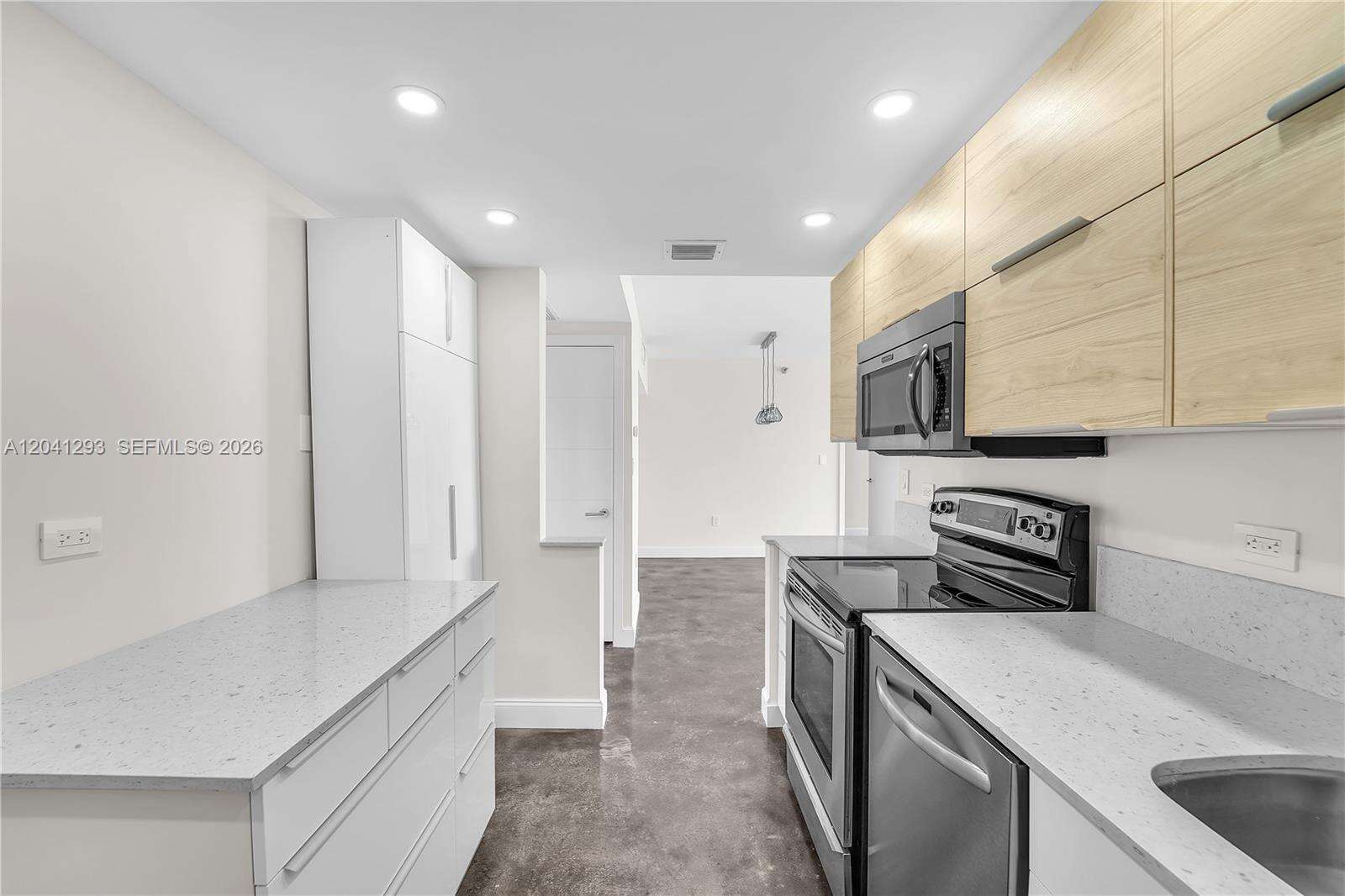 Waterview at 20515 Country Club Dr, Aventura, FL 33180 - For Rent photo 8