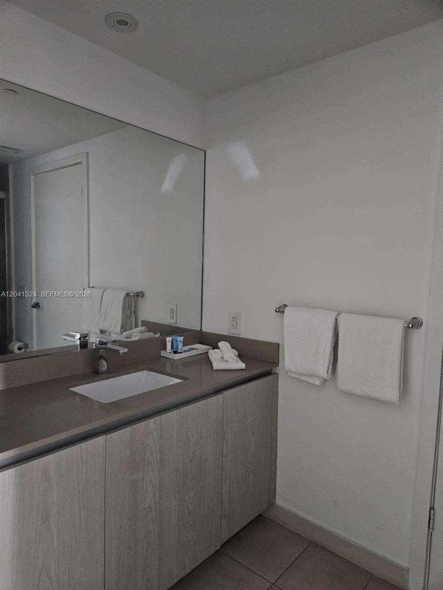 Hyde Resort at 4111 Ocean Dr, Hollywood, FL 33019 - For Rent photo 2