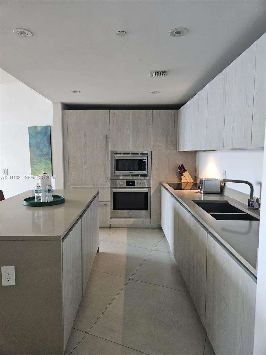 Hyde Resort at 4111 Ocean Dr, Hollywood, FL 33019 - For Rent photo 4