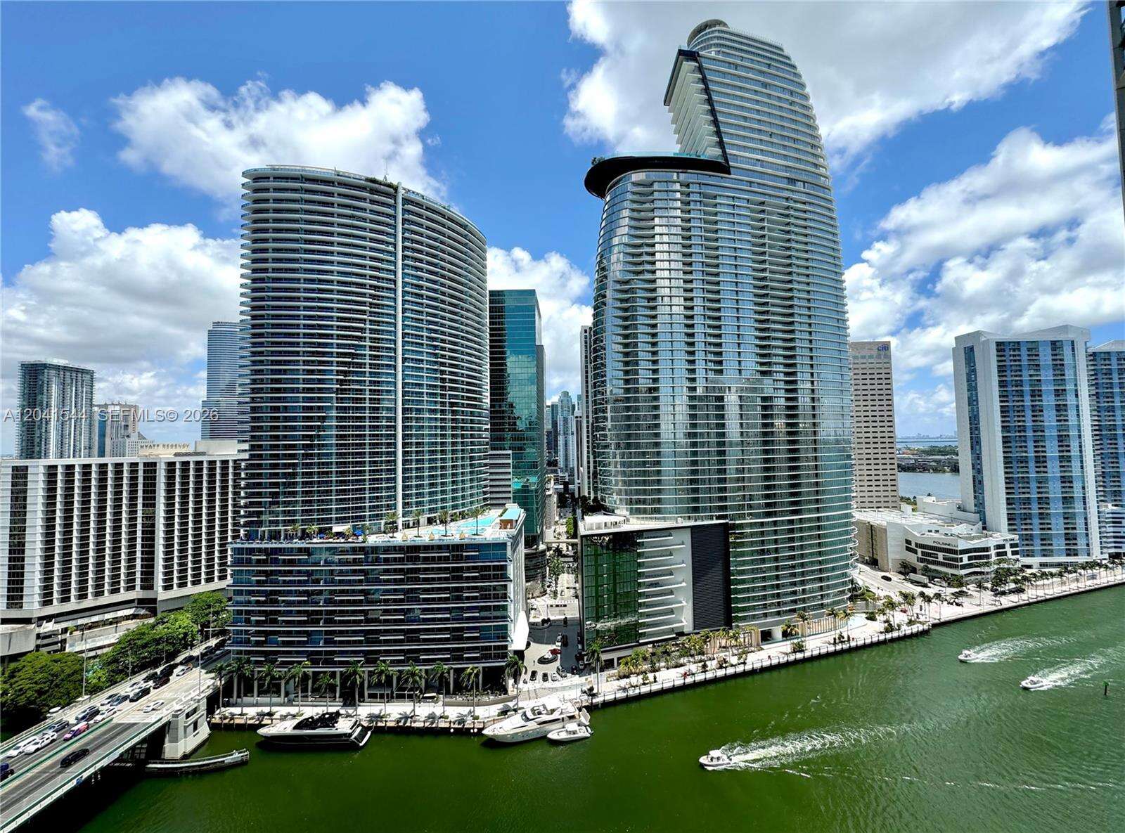 Icon Brickell 1 at 475 Brickell Ave, Miami, FL 33131 - For Rent photo 2