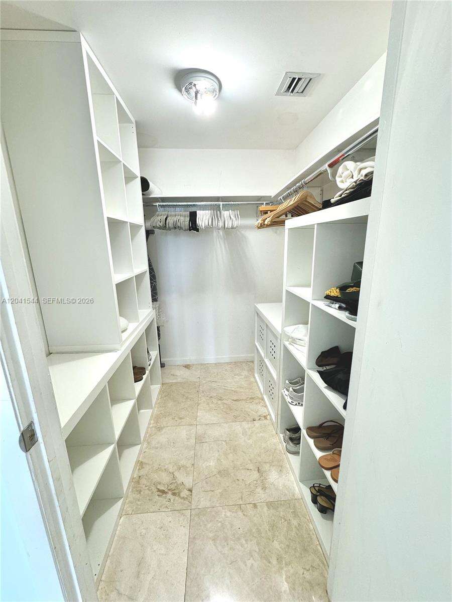 Icon Brickell 1 at 475 Brickell Ave, Miami, FL 33131 - For Rent photo 14