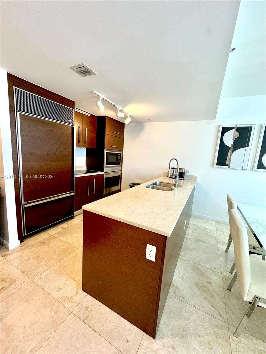 Icon Brickell 1 at 475 Brickell Ave, Miami, FL 33131 - For Rent photo 31