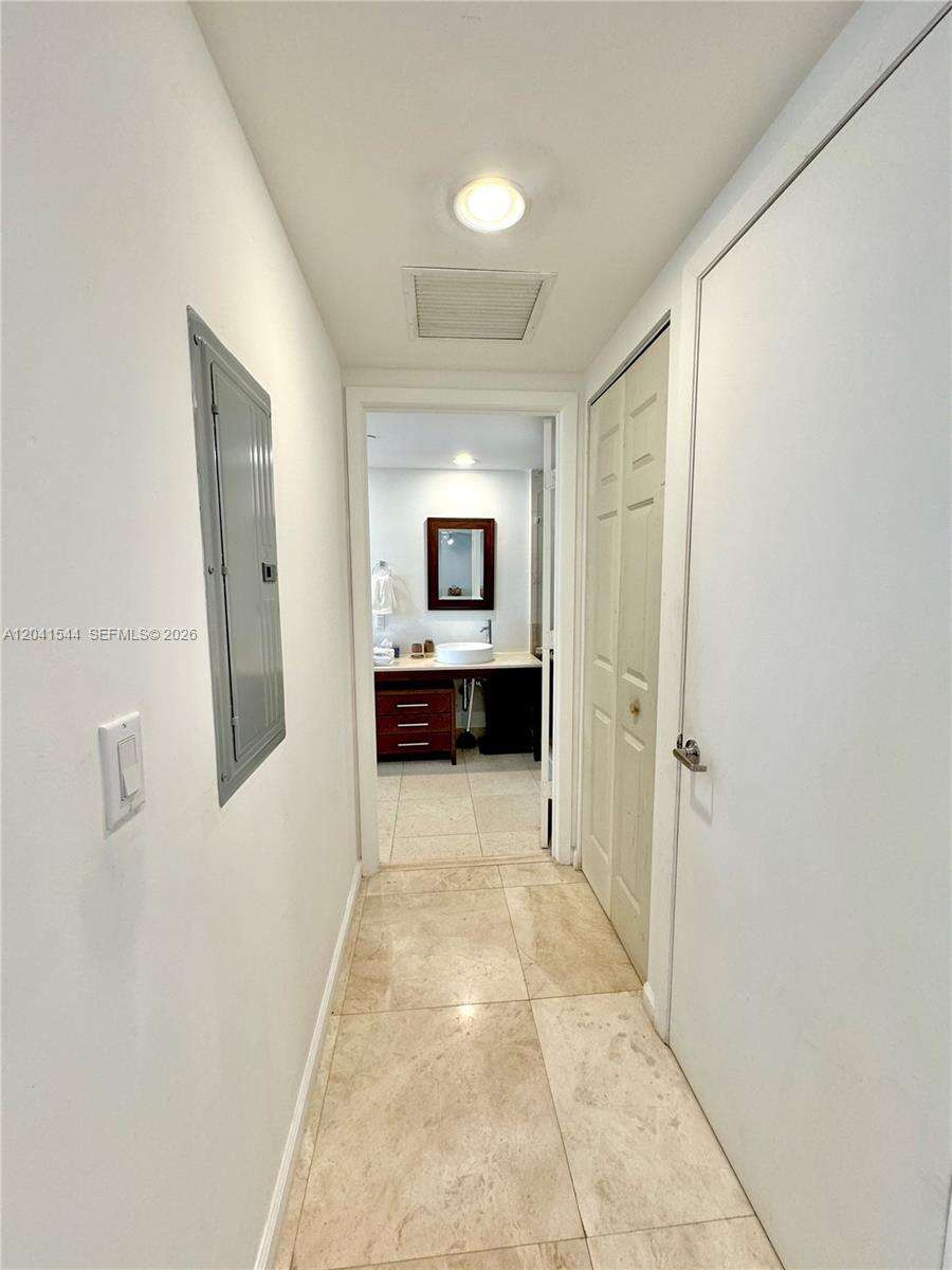 Icon Brickell 1 at 475 Brickell Ave, Miami, FL 33131 - For Rent photo 47