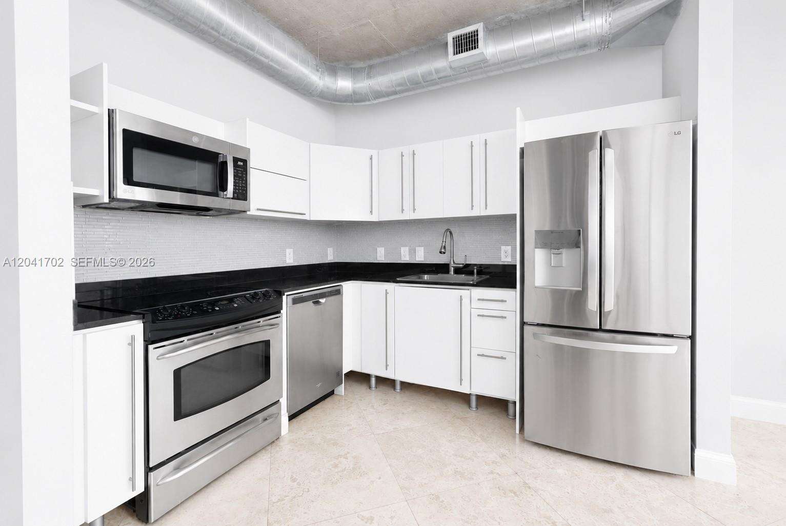Neo Vertika at 690 1 Ct, Miami, FL 33130 - For Rent photo 6