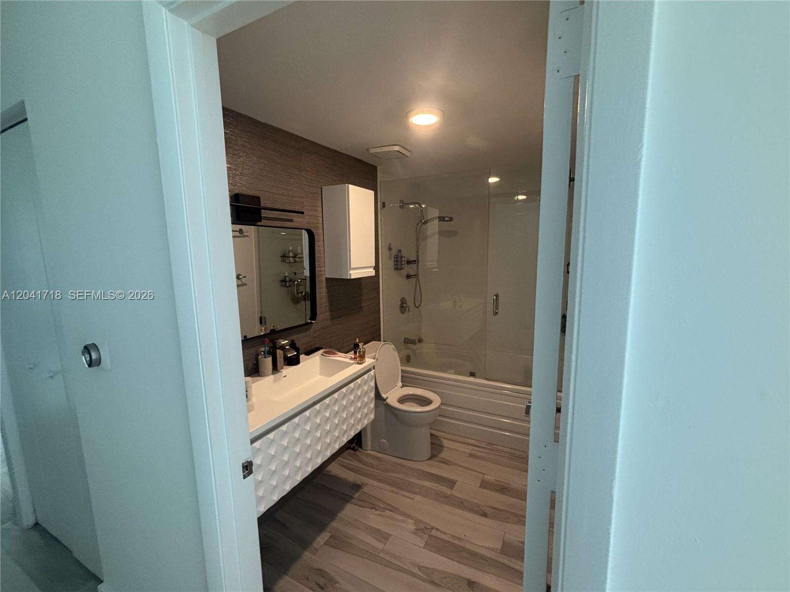 Neo Vertika at 690 1 Ct, Miami, FL 33130 - For Rent photo 18
