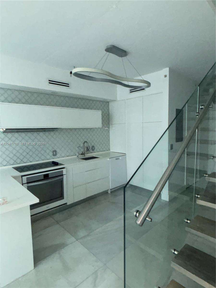 Neo Vertika at 690 1 Ct, Miami, FL 33130 - For Rent photo 6
