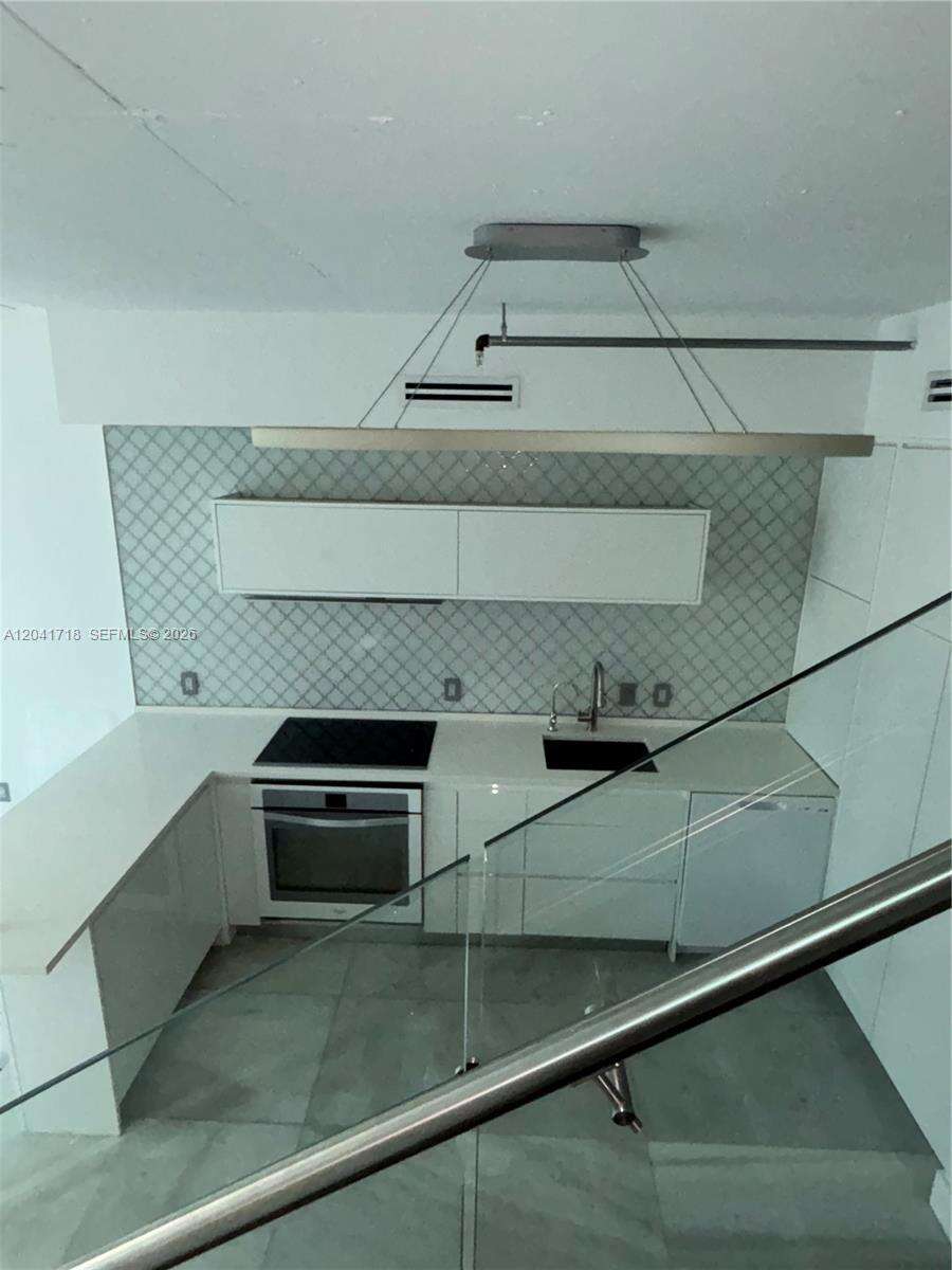 Neo Vertika at 690 1 Ct, Miami, FL 33130 - For Rent photo 7