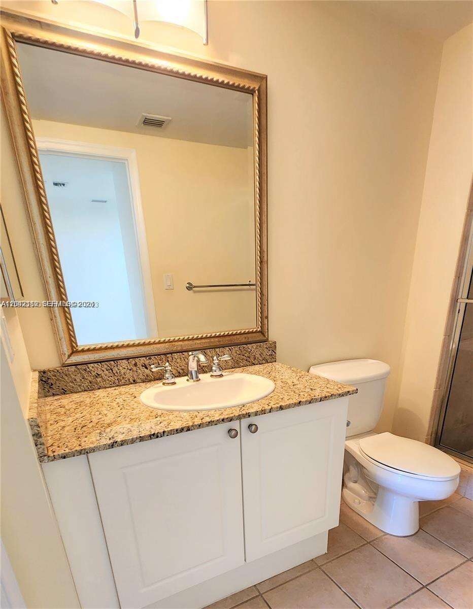 Turnberry On The Green at 19501 Country Club Dr, Aventura, FL 33180 - For Rent photo 18