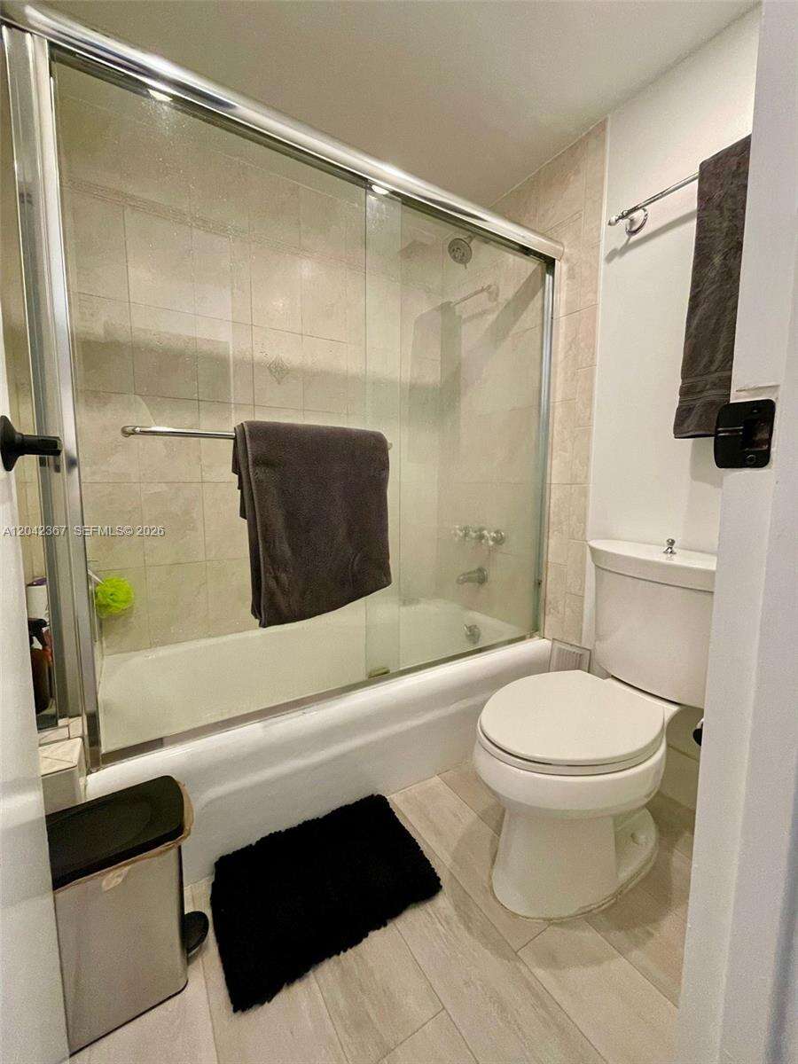 Brickell Bay Club at 2333 Brickell Ave, Miami, FL 33129 - For Rent photo 6