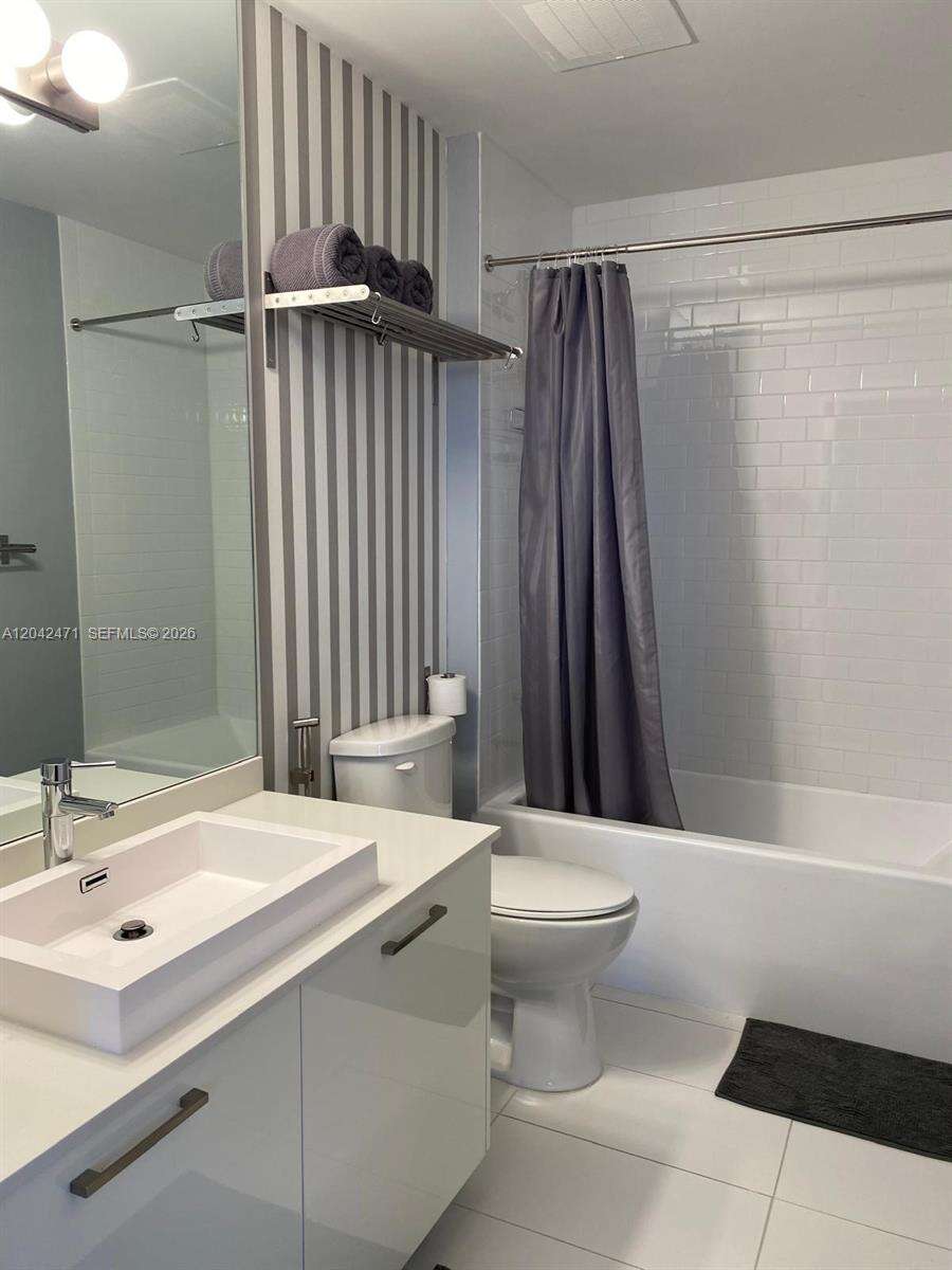 Centro at 151 1 St, Miami, FL 33131 - For Rent photo 4