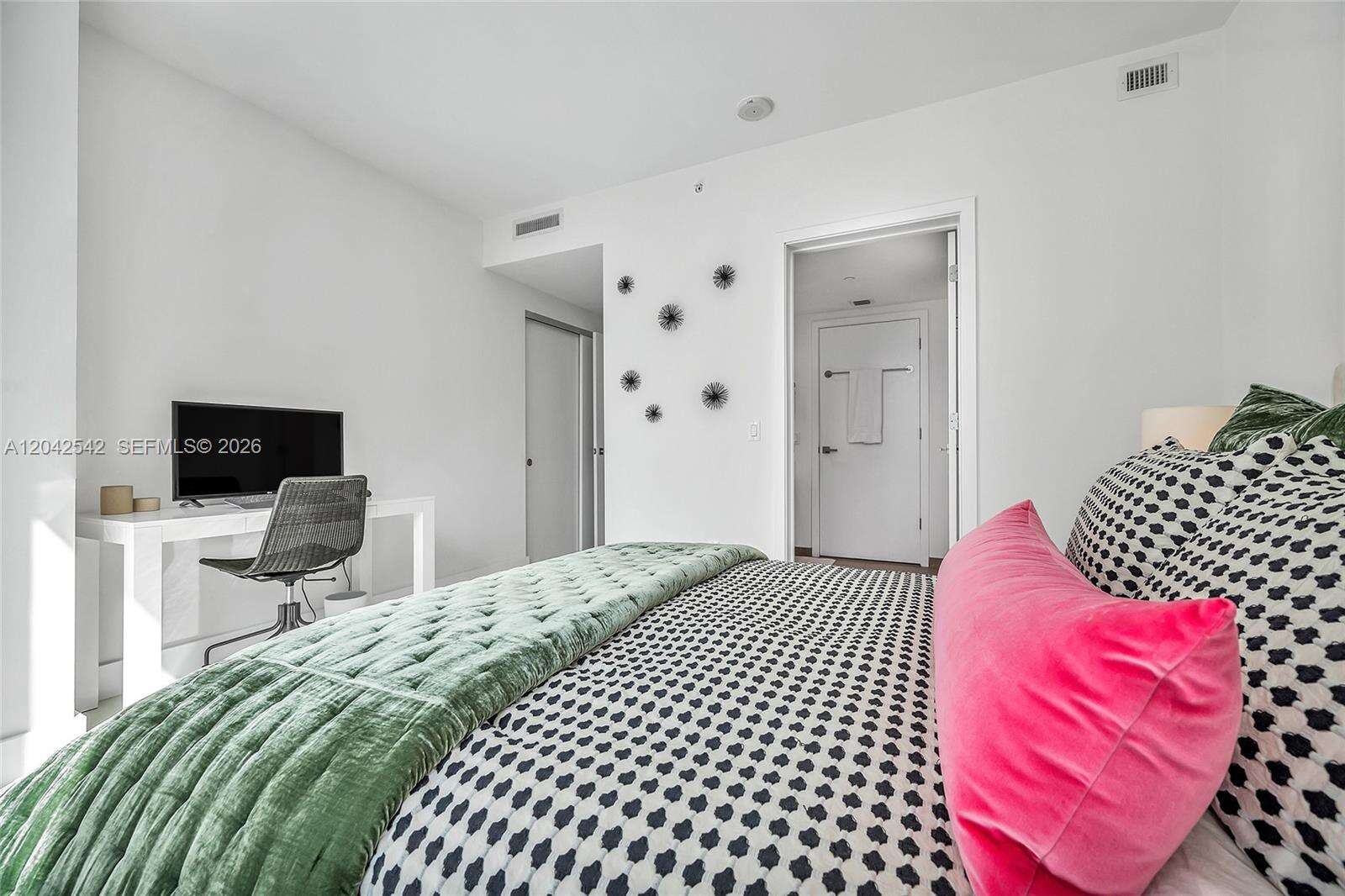 The Bond On Brickell at 1080 Brickell Ave, Miami, FL 33131 - For Rent photo 17