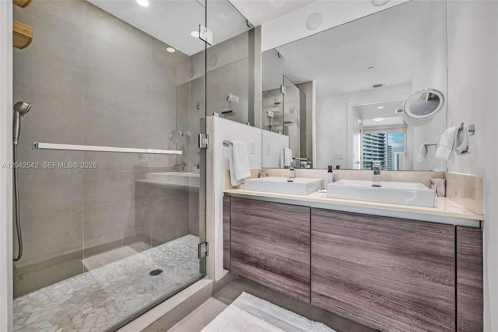 The Bond On Brickell at 1080 Brickell Ave, Miami, FL 33131 - For Rent photo 19