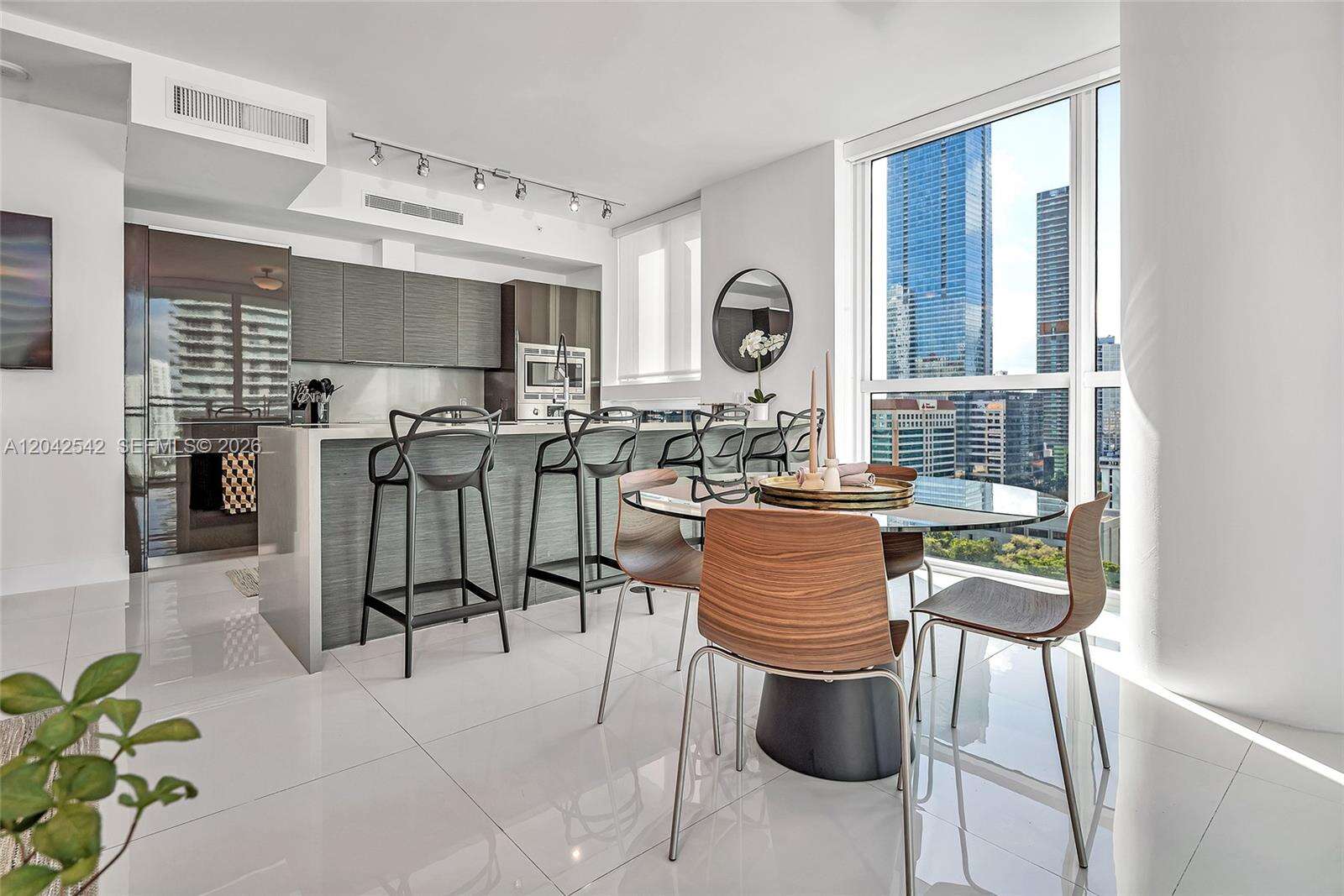 The Bond On Brickell at 1080 Brickell Ave, Miami, FL 33131 - For Rent photo 7
