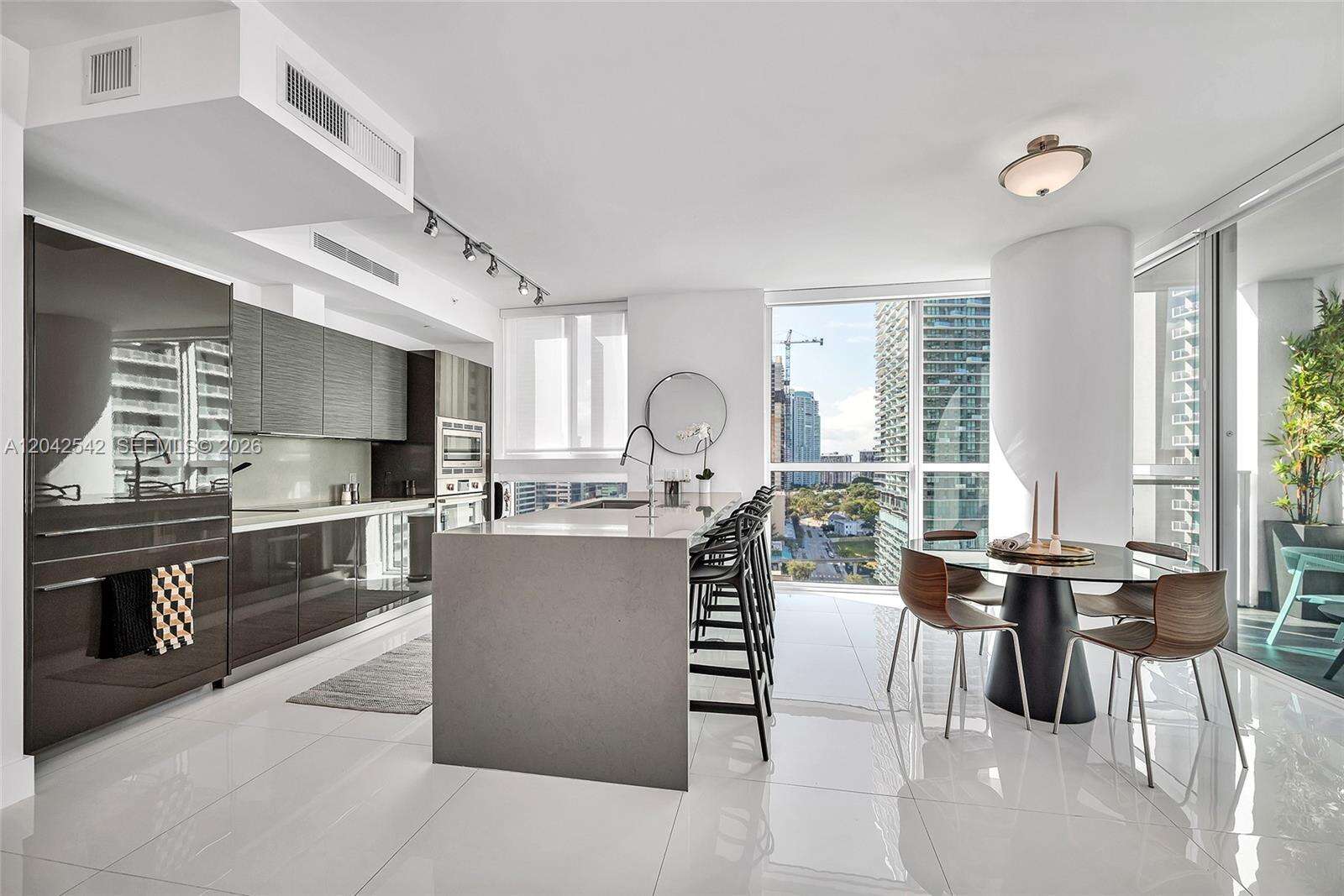 The Bond On Brickell at 1080 Brickell Ave, Miami, FL 33131 - For Rent photo 9