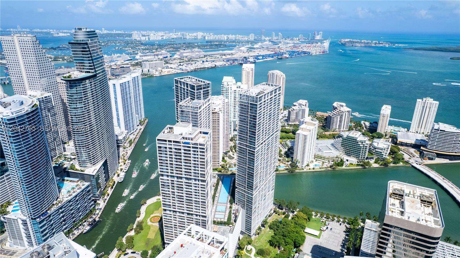 Icon Brickell 2 at 495 Brickell Ave, Miami, FL 33131 - For Rent photo 2