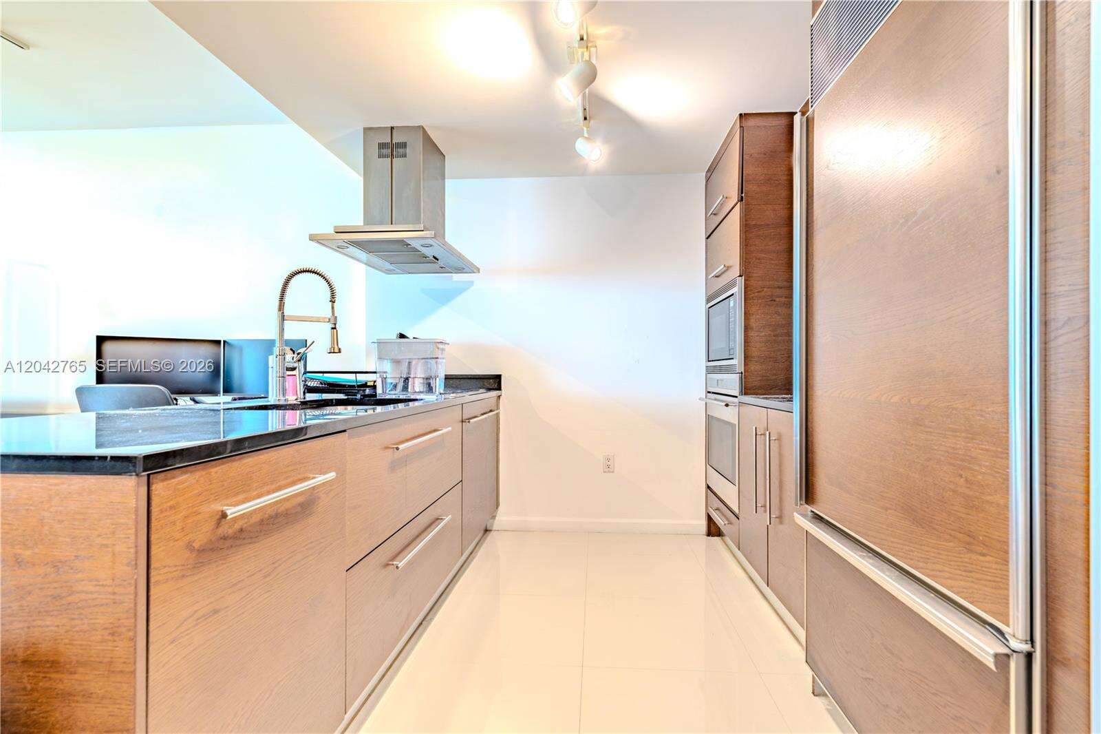 Icon Brickell 2 at 495 Brickell Ave, Miami, FL 33131 - For Rent photo 7