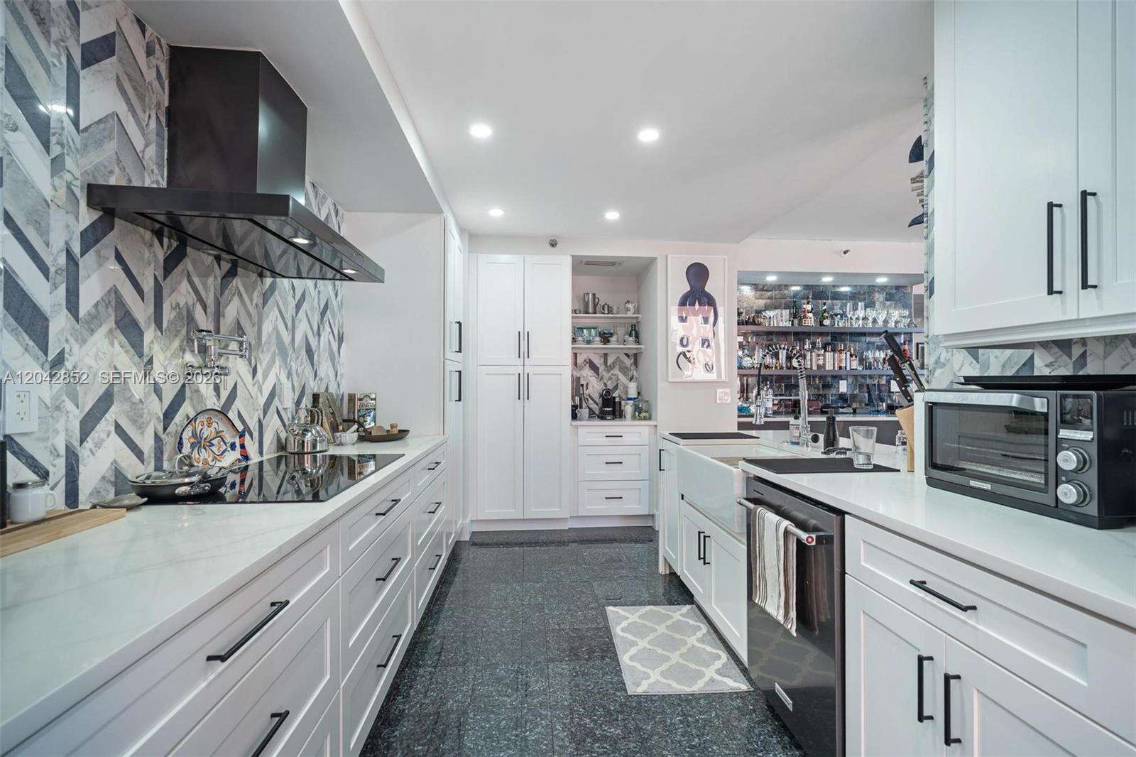 Villa Regina at 1581 Brickell Ave, Miami, FL 33129 - For Rent photo 9