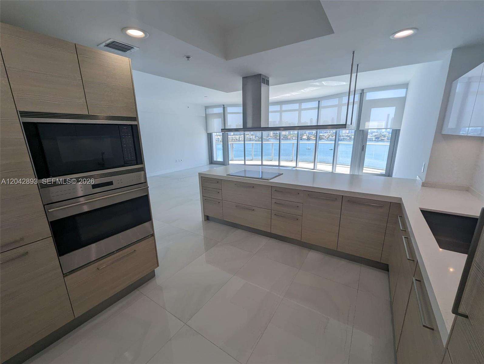 Marina Palms at 17111 Biscayne Blvd, North Miami Beach, FL 33160 - For Rent photo 14