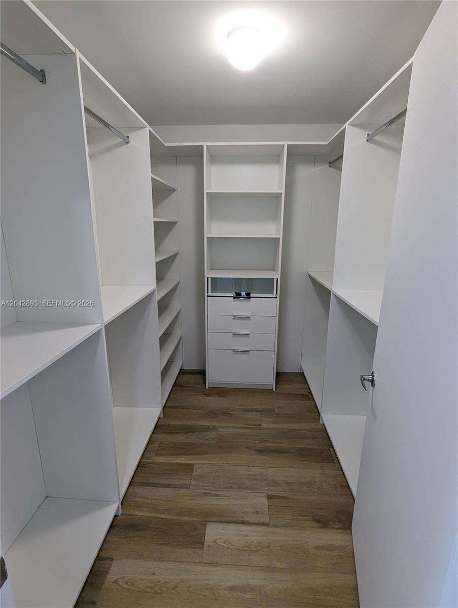 Marina Palms at 17111 Biscayne Blvd, North Miami Beach, FL 33160 - For Rent photo 22