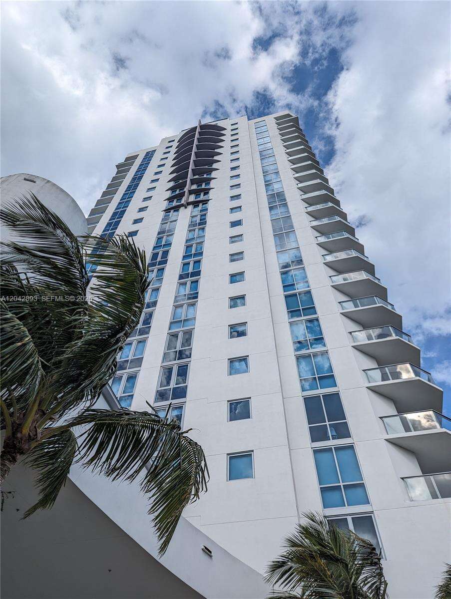 Marina Palms at 17111 Biscayne Blvd, North Miami Beach, FL 33160 - For Rent photo 4