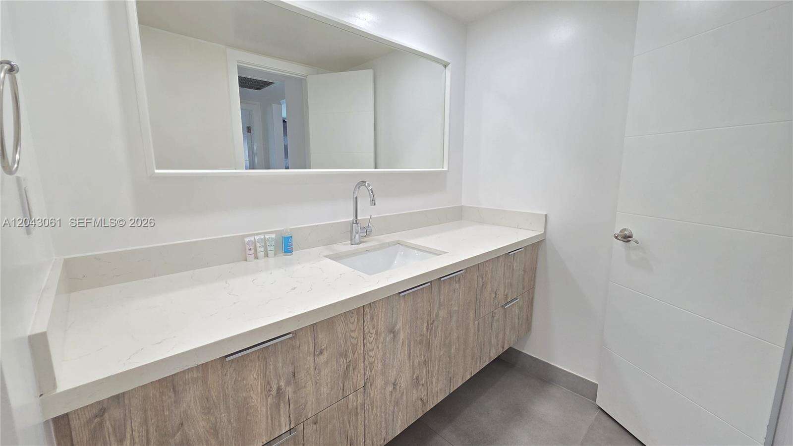 Sian Ocean Residences at 4001 Ocean Dr, Hollywood, FL 33019 - For Rent photo 15