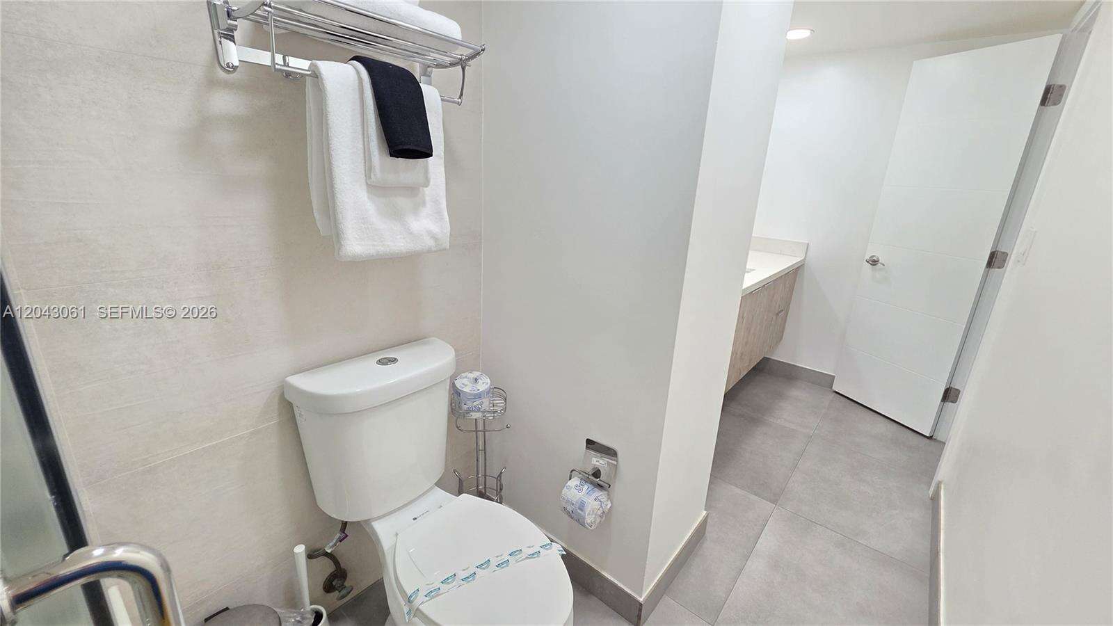 Sian Ocean Residences at 4001 Ocean Dr, Hollywood, FL 33019 - For Rent photo 16