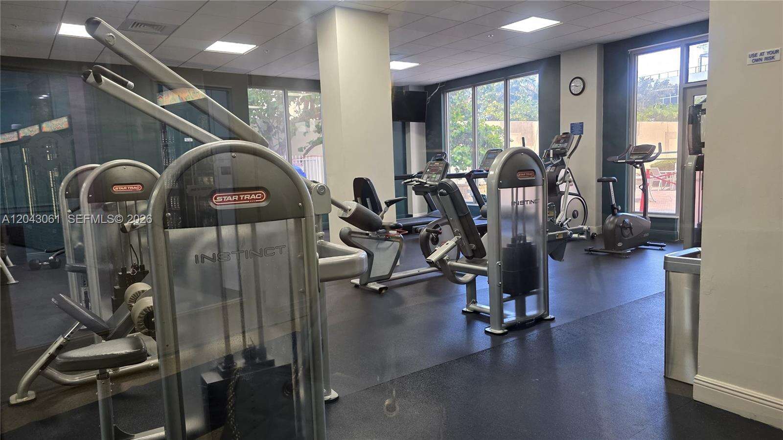 Sian Ocean Residences at 4001 Ocean Dr, Hollywood, FL 33019 - For Rent photo 28