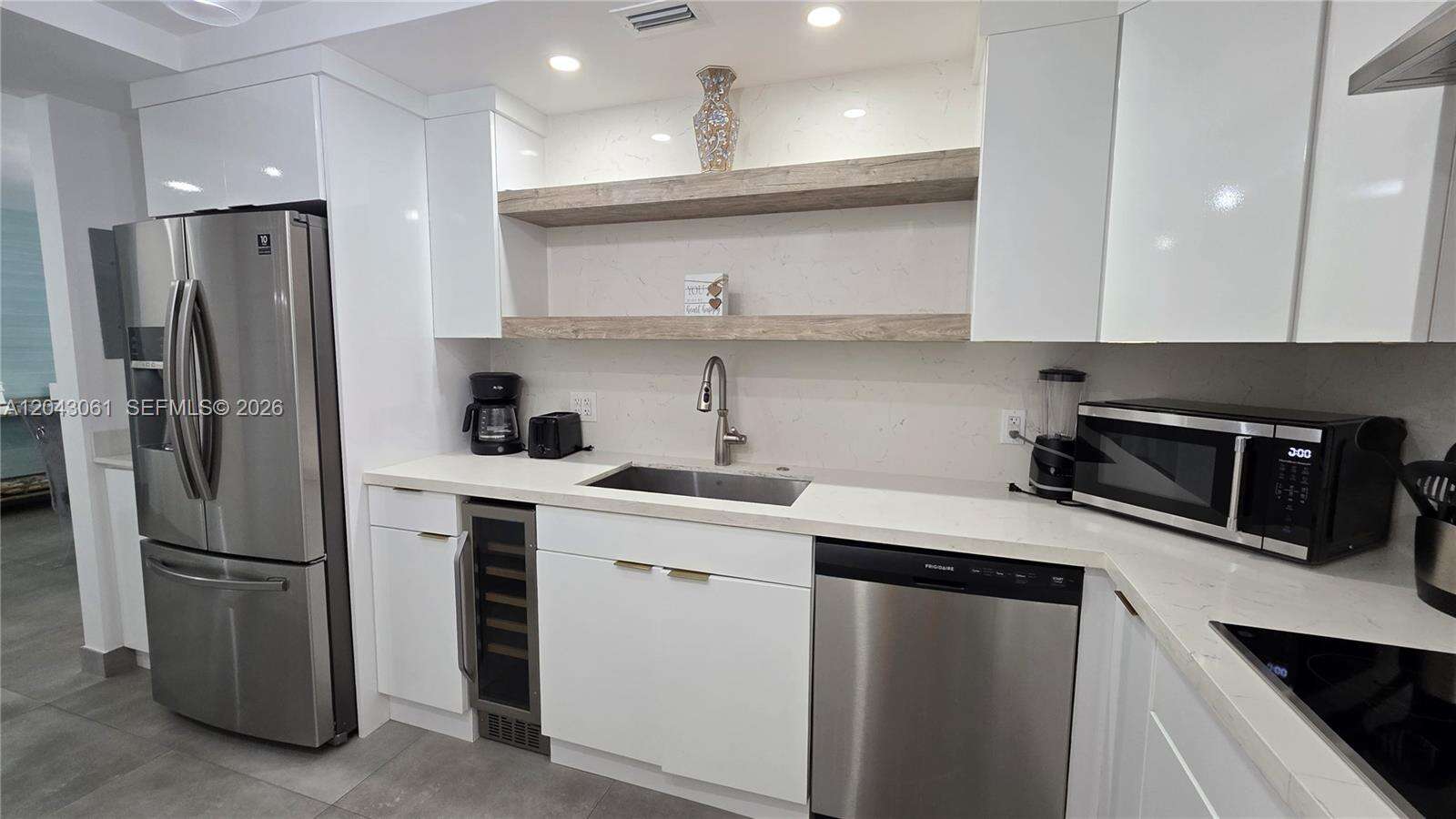 Sian Ocean Residences at 4001 Ocean Dr, Hollywood, FL 33019 - For Rent photo 7