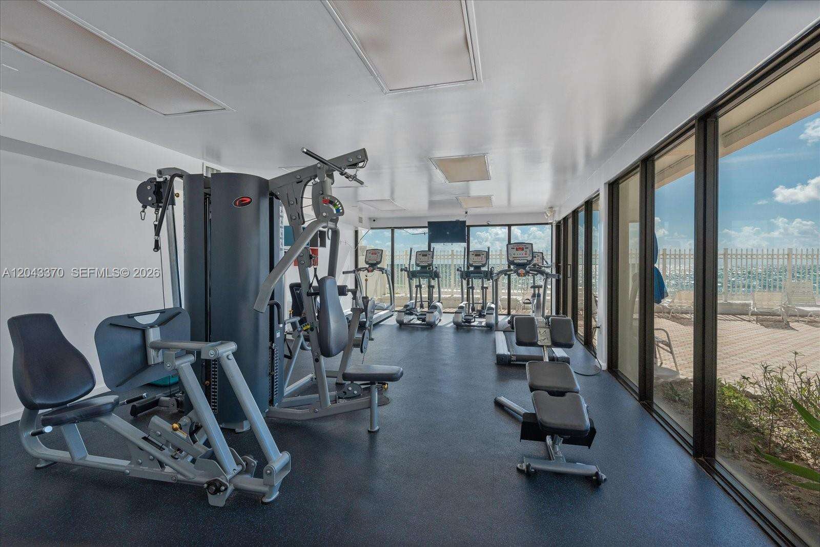 Alexander Towers at 3505 Ocean Dr, Hollywood, FL 33019 - For Rent photo 11