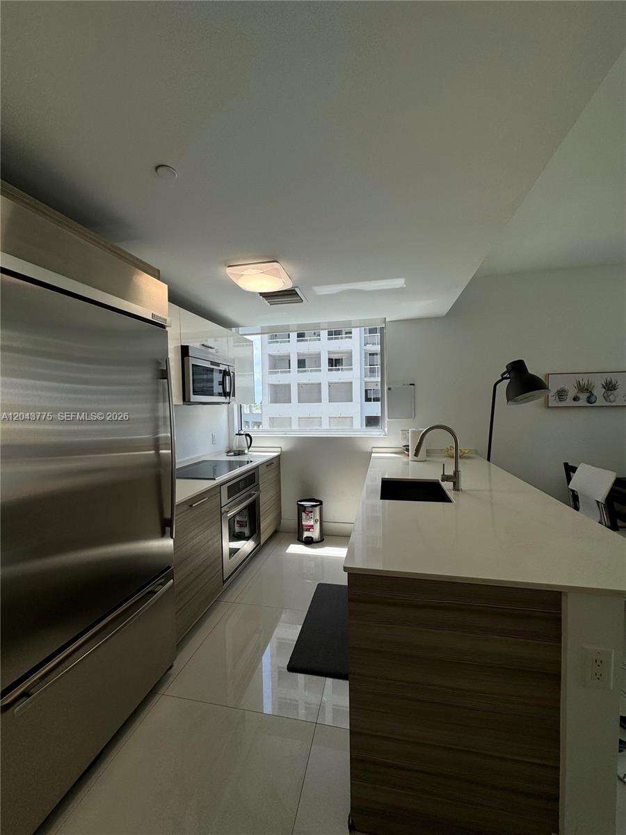 Brickell House at 1300 Brickell Bay Dr, Miami, FL 33131 - For Rent photo 4