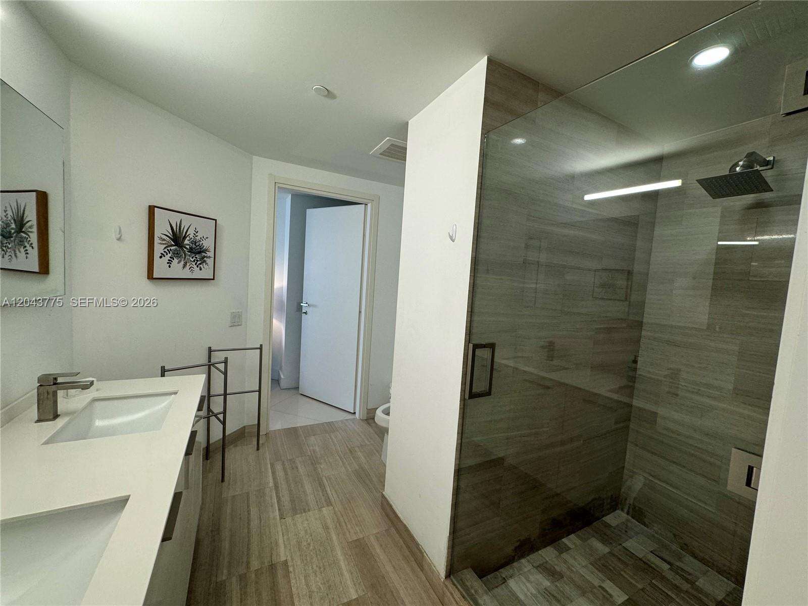 Brickell House at 1300 Brickell Bay Dr, Miami, FL 33131 - For Rent photo 7