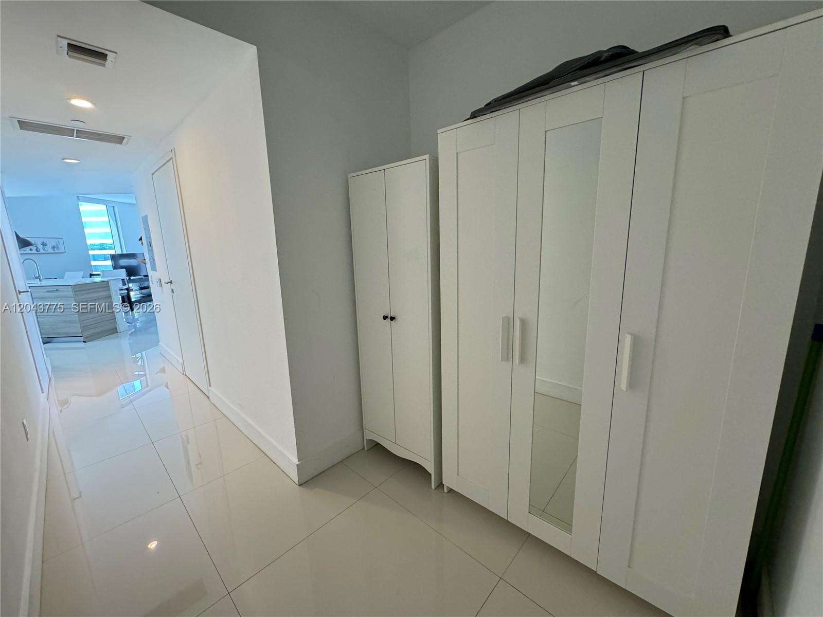 Brickell House at 1300 Brickell Bay Dr, Miami, FL 33131 - For Rent photo 8